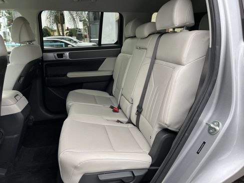 Used 2025 Hyundai Santa Fe SEL FWD image 28