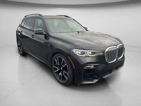 Used 2019 BMW X7 xDrive50i w/ M Sport Package image 2