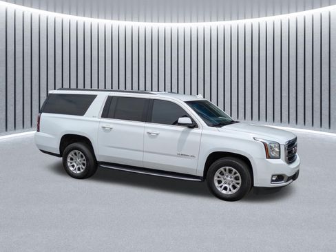 Used 2018 GMC Yukon XL SLT AWD/4WD image 2
