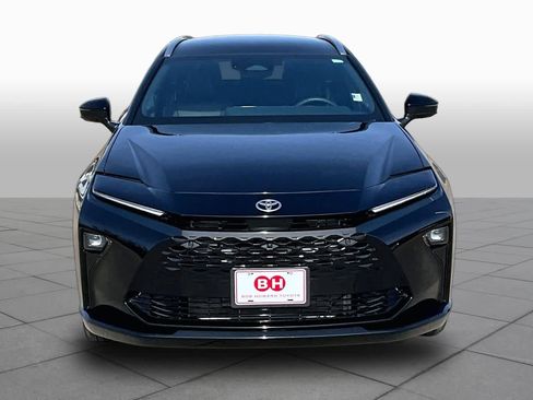 Used 2025 Toyota Crown Signia w/ Advanced Technology Package AWD/4WD image 4