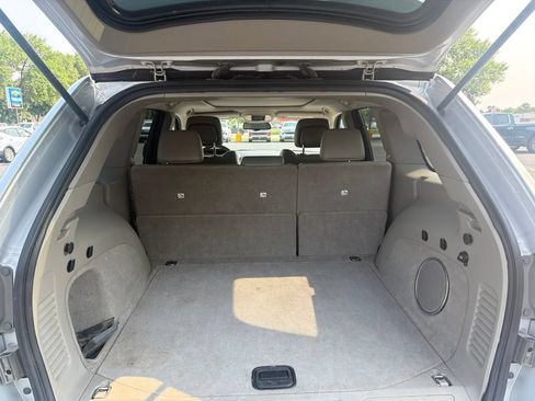 Used 2011 Jeep Grand Cherokee Laredo AWD/4WD image 9