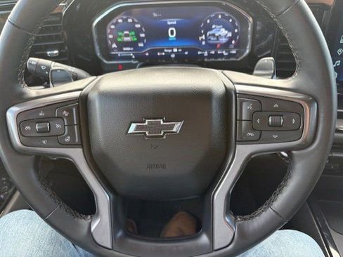 Used 2025 Chevrolet Silverado 1500 ZR2 w/ Technology Package image 11