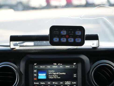 Used 2019 Jeep Wrangler Unlimited Sahara w/ Safety Group image 26