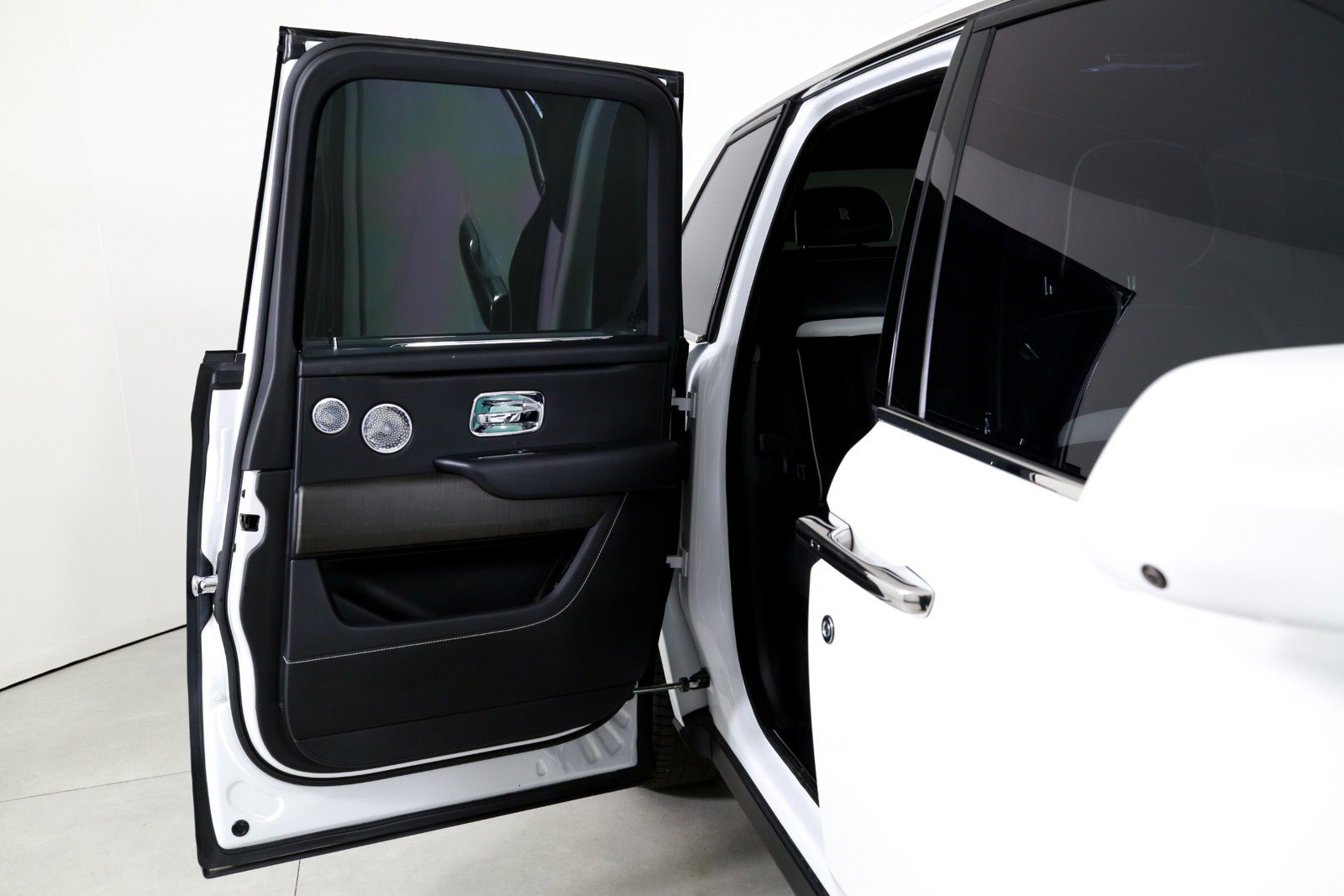 Used 2020 Rolls-Royce Cullinan AWD/4WD image 28