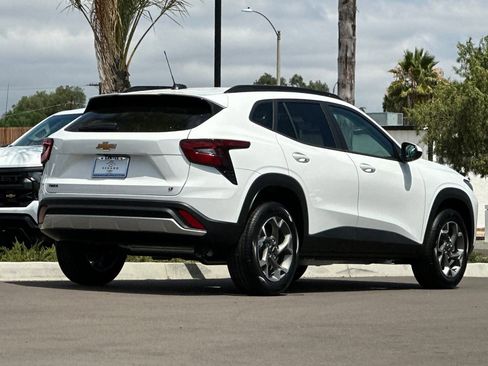 New 2026 Chevrolet Trax LT FWD image 4
