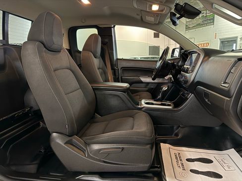 Used 2022 Chevrolet Colorado LT w/ Fleet Safety Package image 15