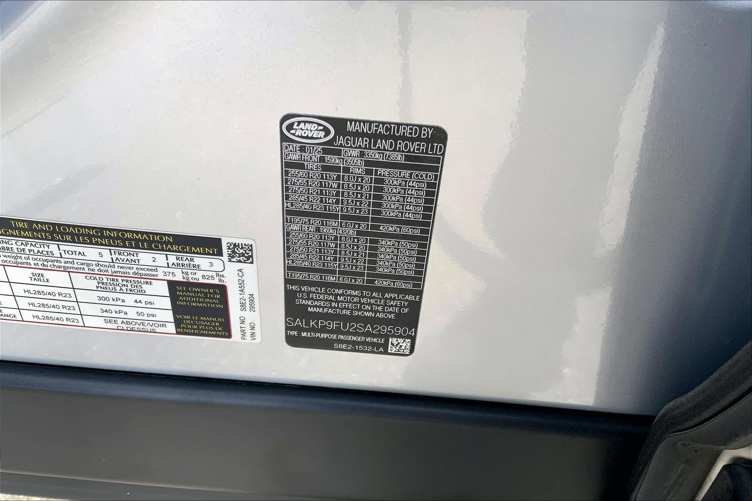 Certified 2025 Land Rover Range Rover SE AWD/4WD image 32