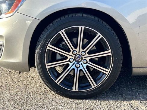 Used 2016 Volvo S60 T5 Premier image 9