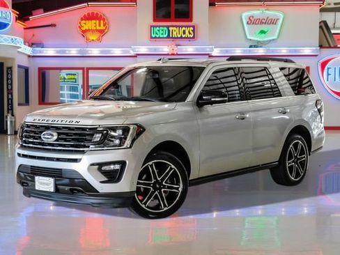 Used 2019 Ford Expedition Limited w/ Equipment Group 303A image 2