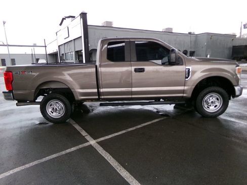 Used 2021 Ford F250 XL w/ Power Equipment Group image 5