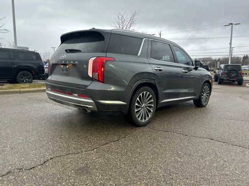 Used 2023 Hyundai Palisade Calligraphy image 17