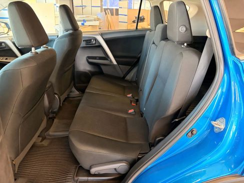 Used 2016 Toyota RAV4 LE image 13