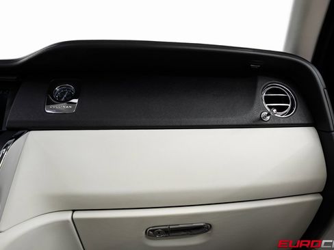 Used 2021 Rolls-Royce Cullinan image 32