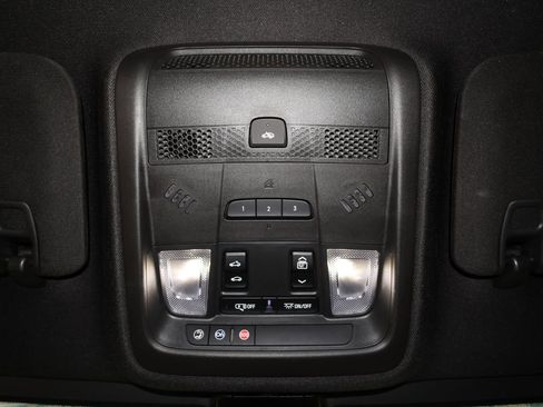 Certified 2025 Cadillac XT5 Premium Luxury image 33