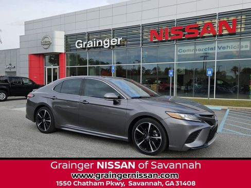 Used 2019 Toyota Camry XSE FWD image 1