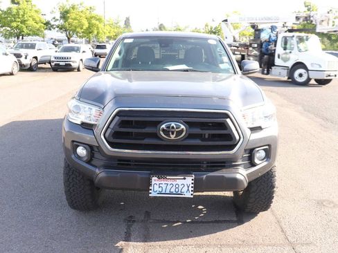 Used 2021 Toyota Tacoma SR5 AWD/4WD image 2