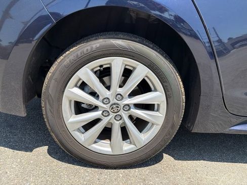 Used 2025 Toyota Corolla LE w/ LE Premium Package FWD image 23