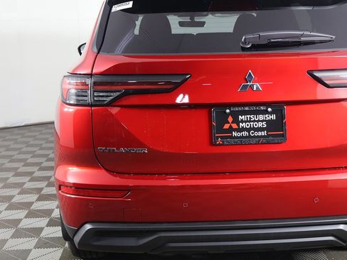 New 2026 Mitsubishi Outlander ES image 16