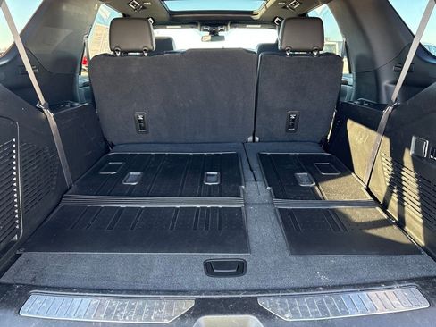 Used 2021 Chevrolet Tahoe Z71 w/ Z71 Signature Package image 28