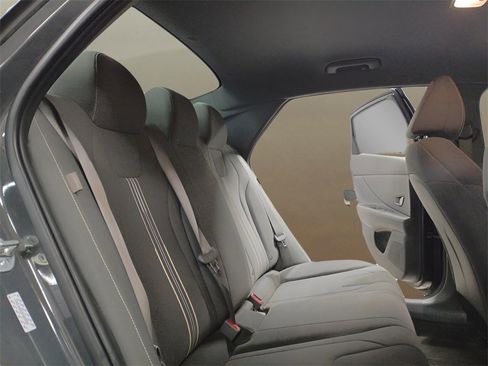Certified 2024 Hyundai Elantra SEL image 23