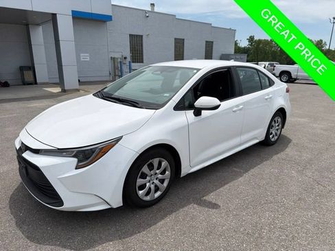 Used 2024 Toyota Corolla LE FWD image 1