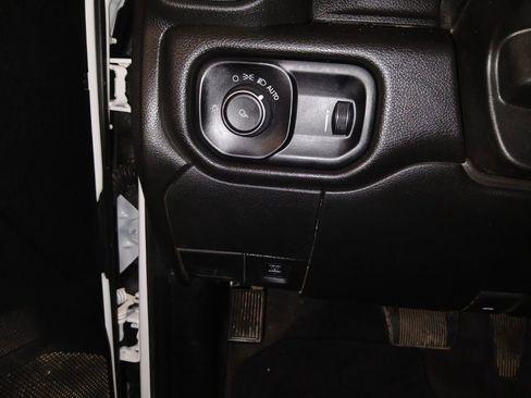 Used 2024 RAM 3500 Tradesman w/ Chrome Appearance Group image 14