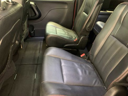 Used 2016 Dodge Grand Caravan R/T image 5