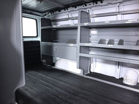 Used 2017 GMC Savana 2500 RWD image 29