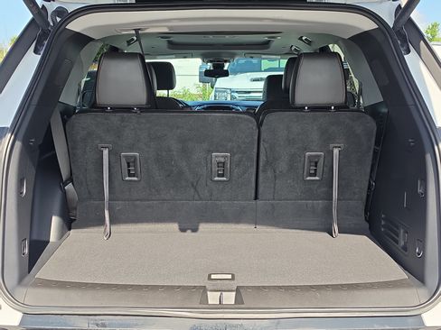 Used 2020 Chevrolet Traverse Premier w/ Redline Edition FWD image 6