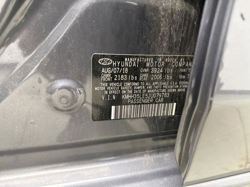 Used 2018 Hyundai Elantra GT FWD image 11