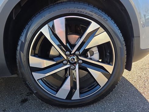Used 2025 Volvo XC40 B5 Plus w/ Climate Package image 10