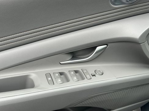 New 2026 Hyundai Elantra Sport FWD image 13