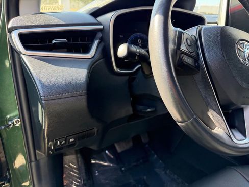 Used 2024 Toyota Corolla Cross XLE image 14