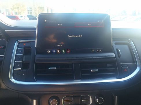 Used 2021 Chevrolet Suburban LT image 12