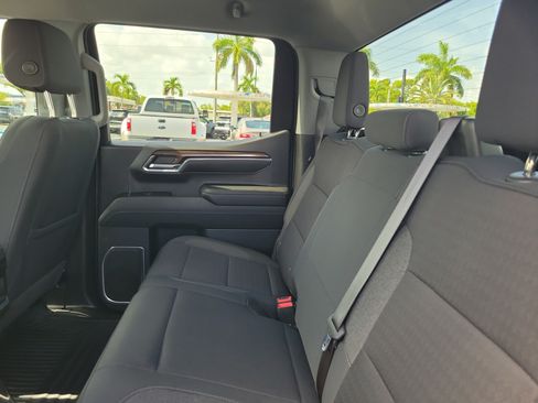 Used 2024 Chevrolet Silverado 1500 LT AWD/4WD image 10
