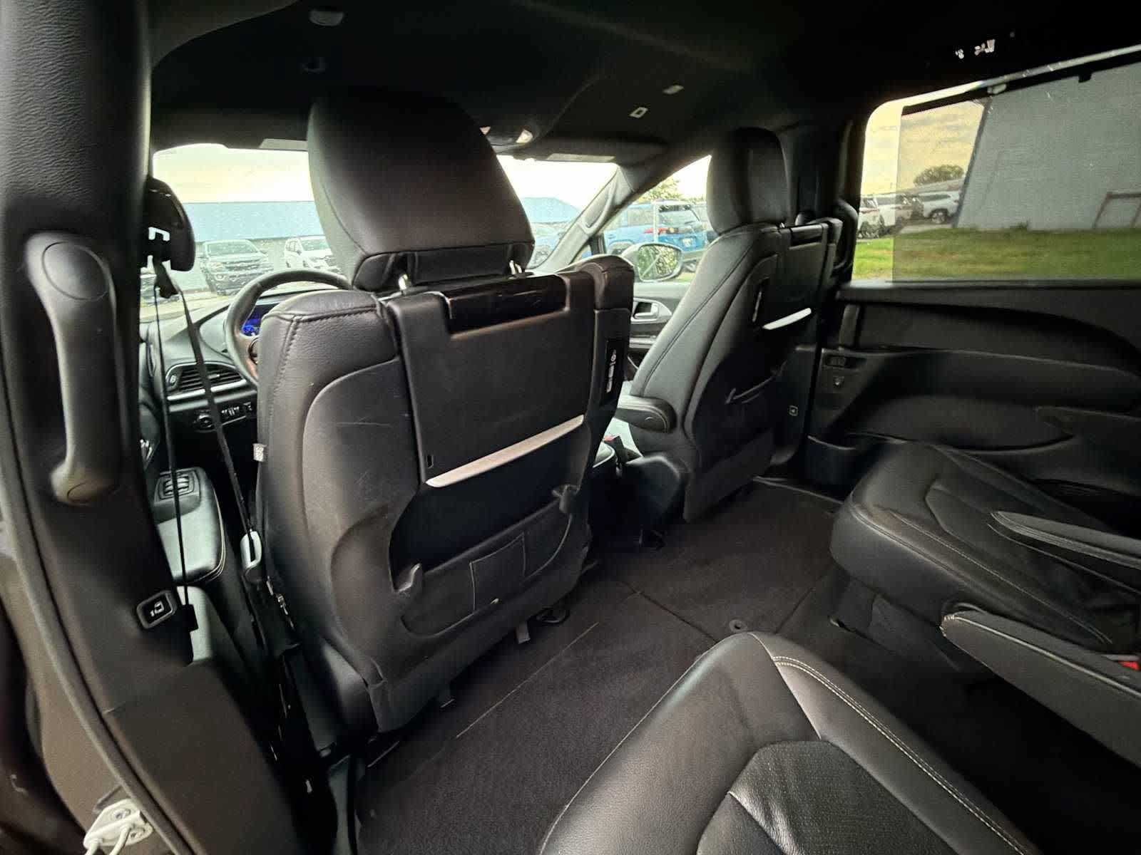 Used 2018 Chrysler Pacifica Touring-L Plus FWD image 15