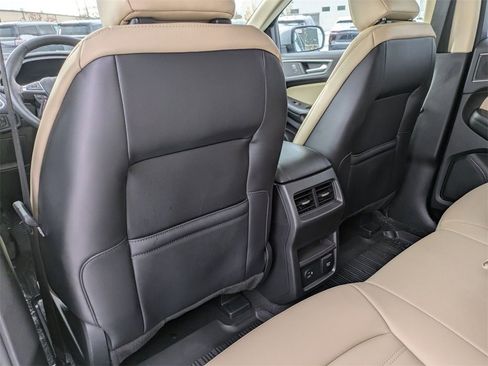 Used 2022 Ford Edge SEL w/ Convenience Package image 26