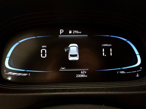 Used 2025 Hyundai Venue SEL FWD image 28