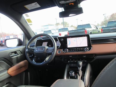 Certified 2024 GMC Canyon AT4 image 22