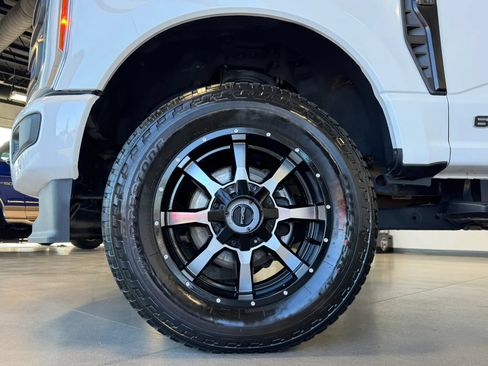 Used 2023 Ford F350 Lariat w/ Lariat Ultimate Package AWD/4WD image 9