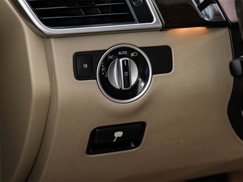 Used 2015 Mercedes-Benz GL 320 BlueTEC 4MATIC image 34