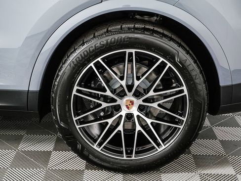 New 2026 Porsche Cayenne image 39