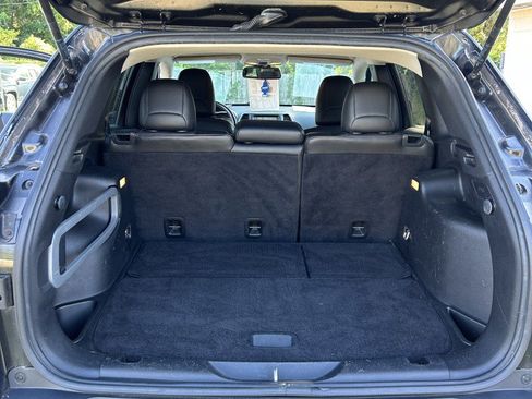Used 2015 Jeep Cherokee Trailhawk w/ Leather Interior Group AWD/4WD image 29