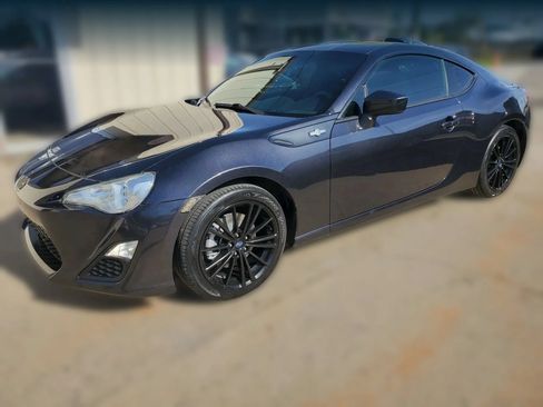 Used 2014 Scion FR-S RWD image 6