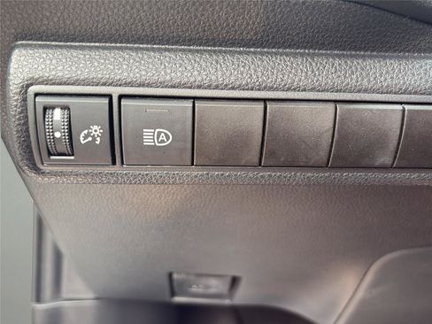 Used 2021 Toyota Corolla SE FWD image 29