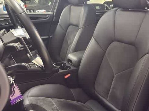 Used 2021 Porsche Macan AWD/4WD image 24