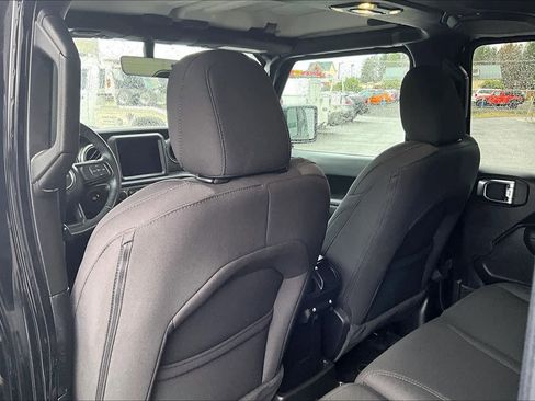Used 2023 Jeep Wrangler Unlimited w/ Cold Weather Group AWD/4WD image 12