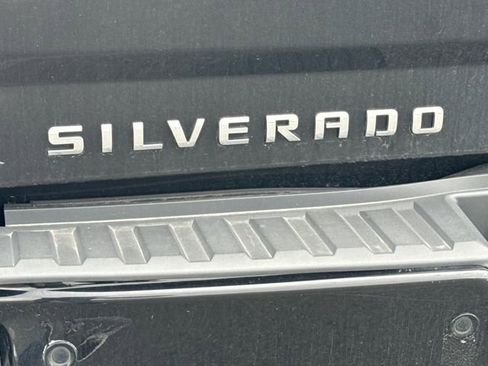 Used 2017 Chevrolet Silverado 1500 LT w/ Midnight Edition image 17