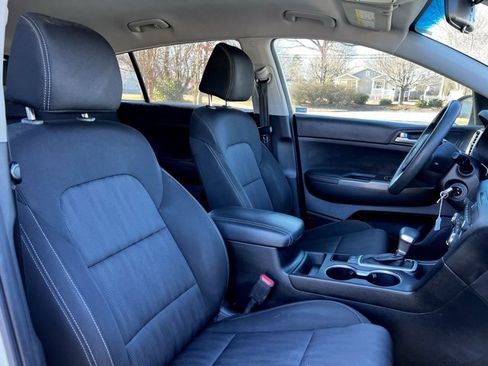 Used 2021 Kia Sportage LX image 23