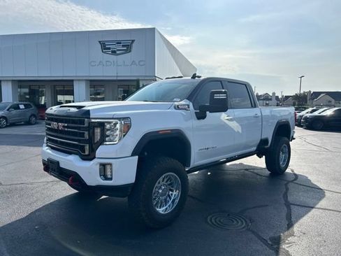 Used 2022 GMC Sierra 2500 AT4 w/ AT4 Preferred Package AWD/4WD image 2